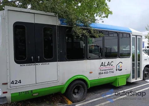 2012 Ford Econoline E450 Super Duty Cutaway Van из США, поврежденный, VIN 1FDFE4FS7CDA55226